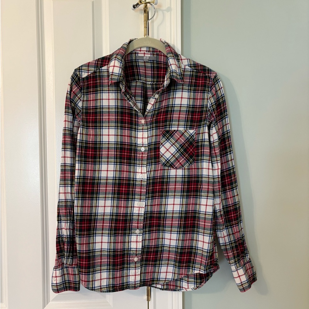 Uniqlo Red and Green Plaid Shirt Small